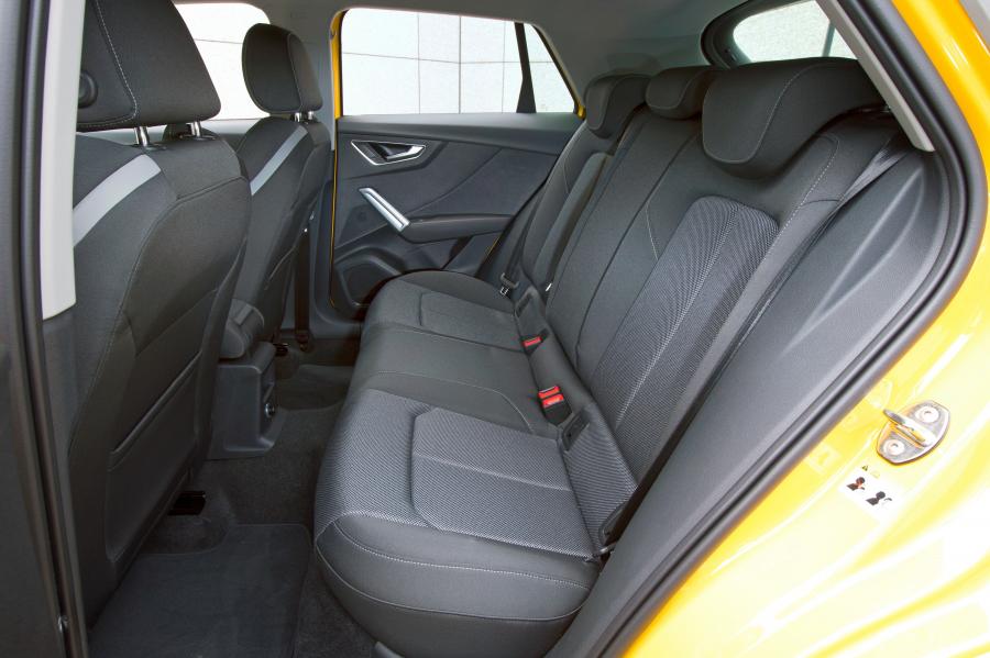 Интерьер Audi Q2 TFSI Quattro Sport 2017 года  (JP) (фото 18 из 25)